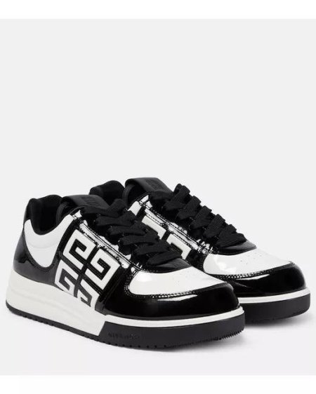 GIVENCHY